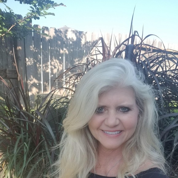 Meet your Posher, Theresa - Picture 1 of 1